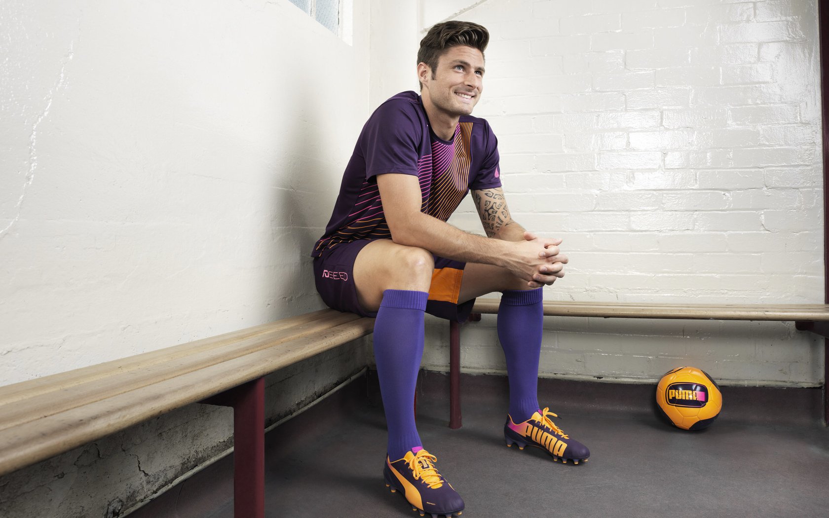 绿茵场与硬木地板的交响，当德甲争冠战遇见国王强势晋级湖人